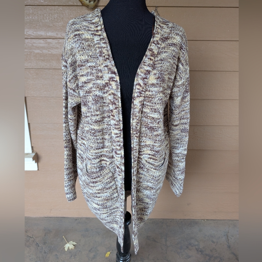 Grecerelle Cozy Knit Cardigan in Cream and Brown